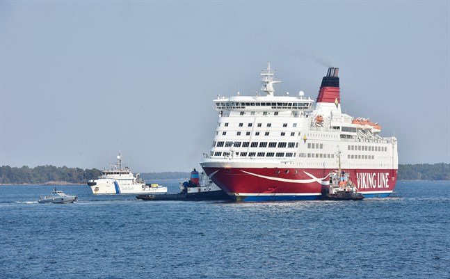 Amorella har legat på varv för reparation sen sin grundstötning i den åländska skärgården den 20 september.