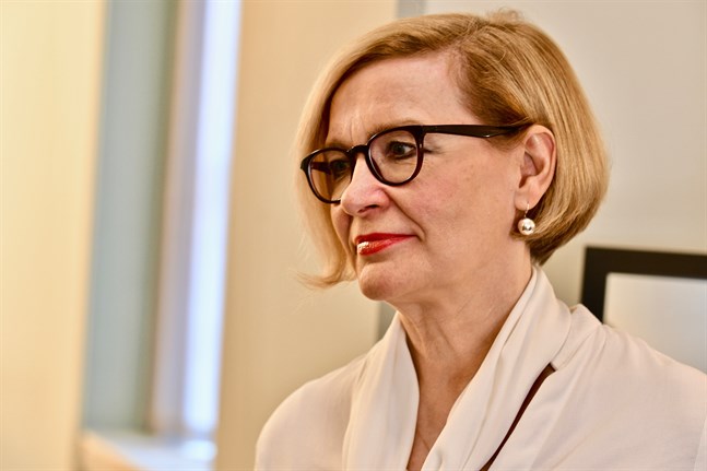 Samlingspartiets Paula Risikko hoppas att pengar öronmärks för räddningsväsendet i den kommande vårdreformen.