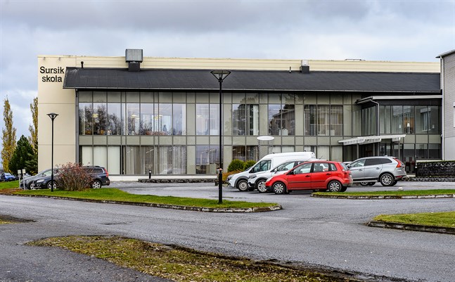 Sursik skola är en av många skolor i regionen som har haft coronaexponeringar under hösten.