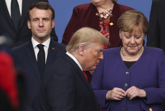 USA:s president Donald Trump med Frankrikes Emmanuel Macron och Tysklands förbundskansler Angela Merkel vid ett Nato-toppmöte i London 2019. Arkivbild.