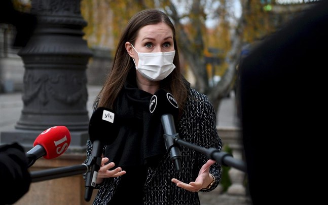 Statsminister Sanna Marin säger att regeringen inte ännu har fått någon information om när ett coronavaccin kunde finnas till hands i Finland.