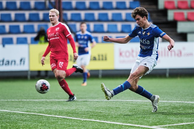 Hannes Hiekkanen, här hemma mot FC Vaajakoski i fjol, nätade mot Kraft.