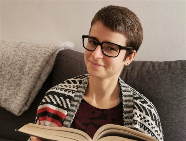 Den västeuropeiska kulturen har fått ge efter för covid-19, det säger Agnes Granroth, som bott i Paris och nu bor i Bryssel.