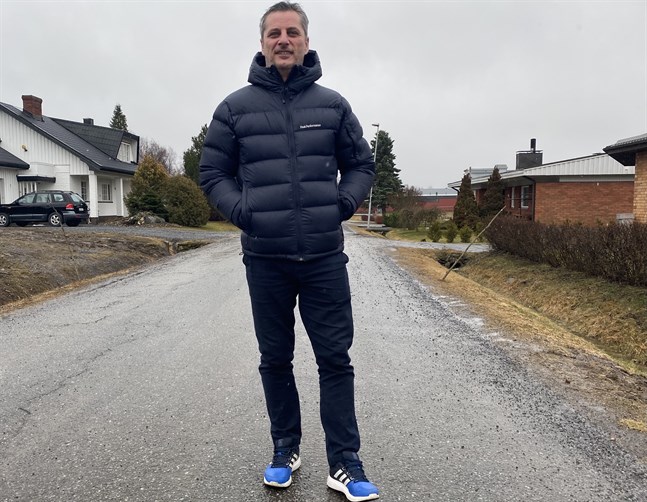 Nijas Sarailija tvingas söka nytt jobb då det inte blev förnyat förtroende i VPS.