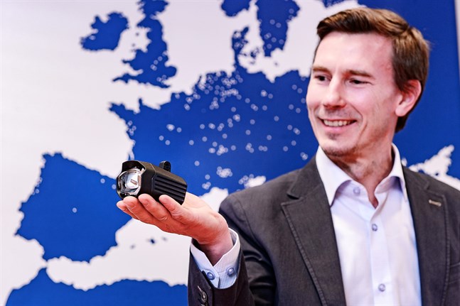 Cykellampor skapar tillväxt. Tomas Porthin med nya värstingljuset.