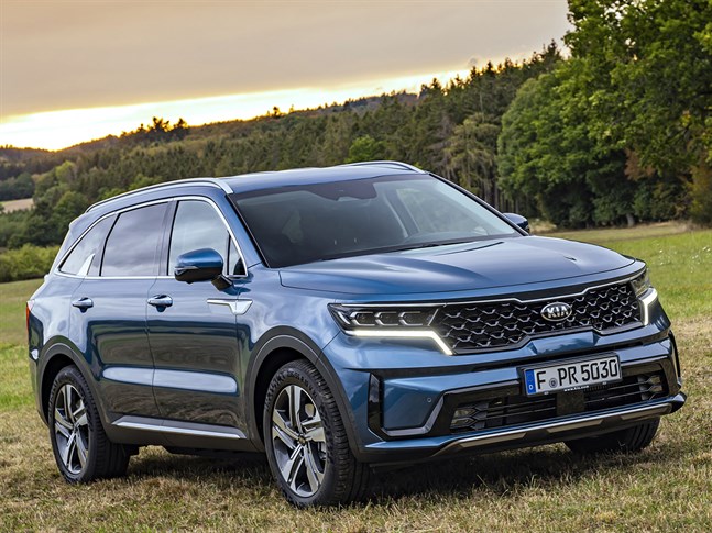 Den sydkoreanska biltillverkaren KIA lanserar en ny generation stadsjeepar med Sorento SX.