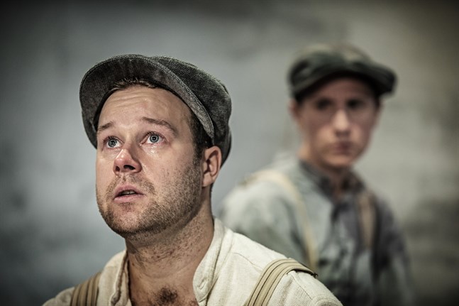 Väinö Linnas "Päämäärä" utspelar sig under förra århundradet, men berättar något om hur vi lever idag. På Karleby stadsteater axlar Niko Karjalainen huvudrollen som den fattige, men ambitiöse Valte Mäkinen.