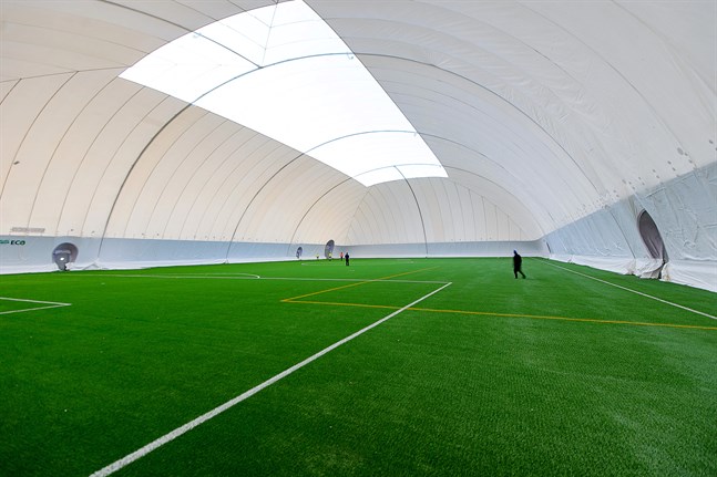 Pedersöre Activity center, bollhallen i Bennäs beviljades lån från kommunen.