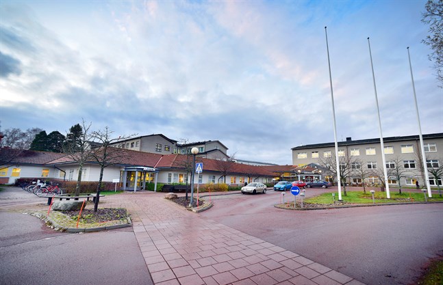 Totalt 45 fall av coronasmitta har bekräftats på Åland. En coronasmittad patient vårdas på sjukhus, uppger Ålands hälso- och sjukvård ÅHS.