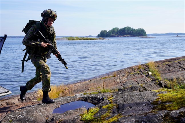 Finansministeriet föreslår en fortsatt utbetalning av matpenning till beväringar.