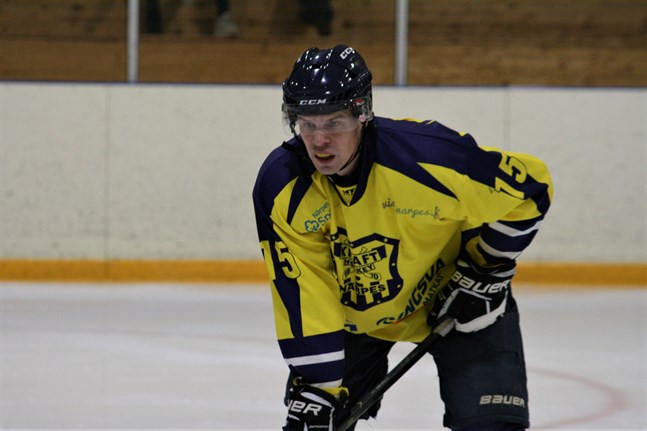 Joakim Kaas tror på slutspel för sitt Kraft hockey. Men först ska de ta sig an APV hemma på lördag.