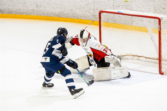 Melisa Mörönen motade 38 av 43 puckar i söndagens drabbning mot Kuortane.