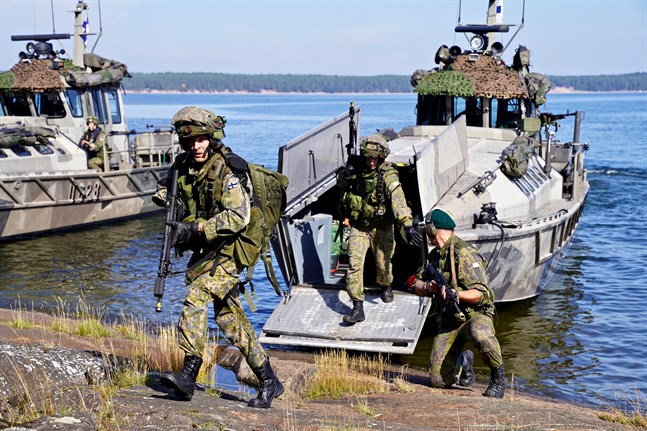 De gröna unga och studerandenas förbund vill slopa den allmänna värnplikten.