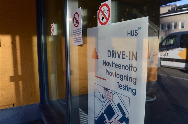 Övergången till full beredskap innebär bland annat att fler platser vid sjukhusens bädd- och intensivavdelningar reserveras för coronapatienter.