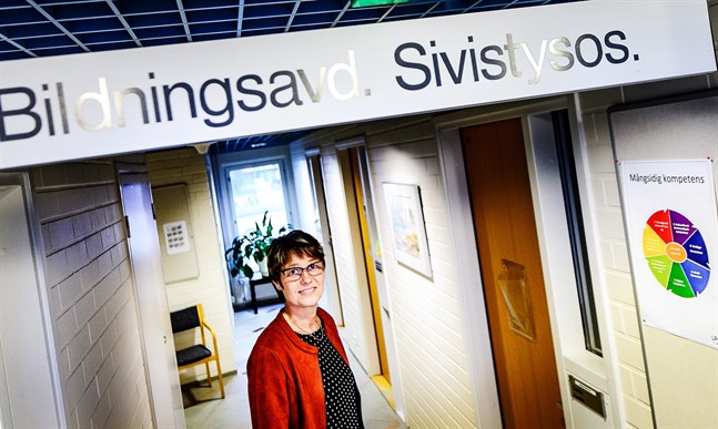 Som bildningschef ansvarar Carina Ahlström för en tredjedel av Kronoby kommuns budget.