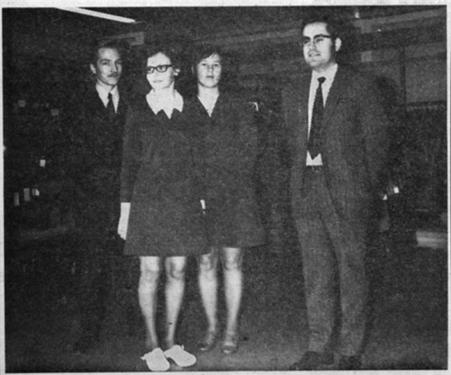 En glad försäljarkvartett med Håkan Grönvik t.h. De övriga är fr.v. Johan Norrholm, Shirley Lindberg och Marlene Sundblad.