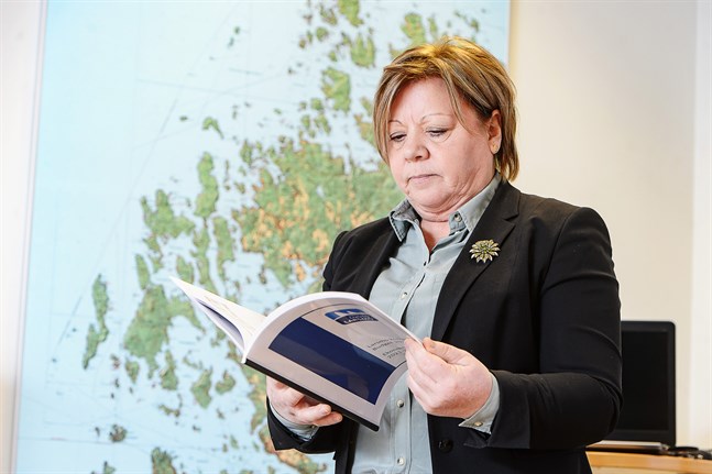 Larsmos kommundirektör Gun Kapténs är nöjd med resultatet för 2020 som landade på 1,5 miljoner plus.