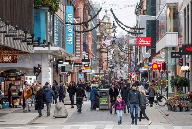 Drottninggatan i centrala Stockholm. Bilden är tagen den 10 november.