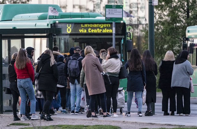 Statistik över resandet i landets storstadsregioner tyder på att de nya tuffare pandemiråden har fått folk att åka mindre kollektivt. Arkivbild.