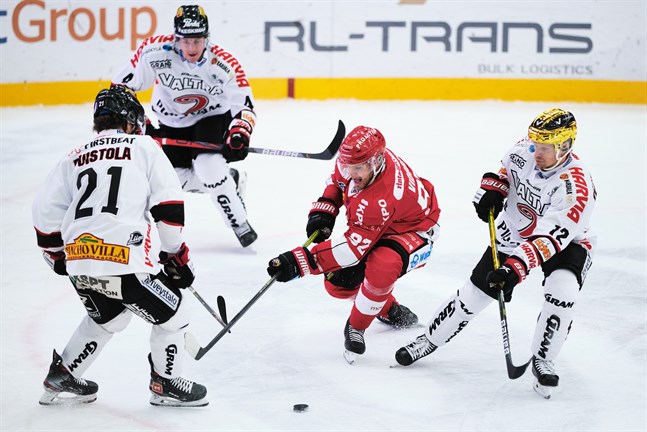Aaro Vidgrens mål i slutet av sista perioden kom att bli avgörande för Sport mot Ilves.