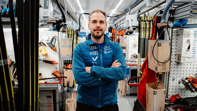 Servicechefen Martin Norrgård har intensiva VM-dagar framför sig – och hoppas såklart att Finland ska åka hem med medaljer i bagaget.