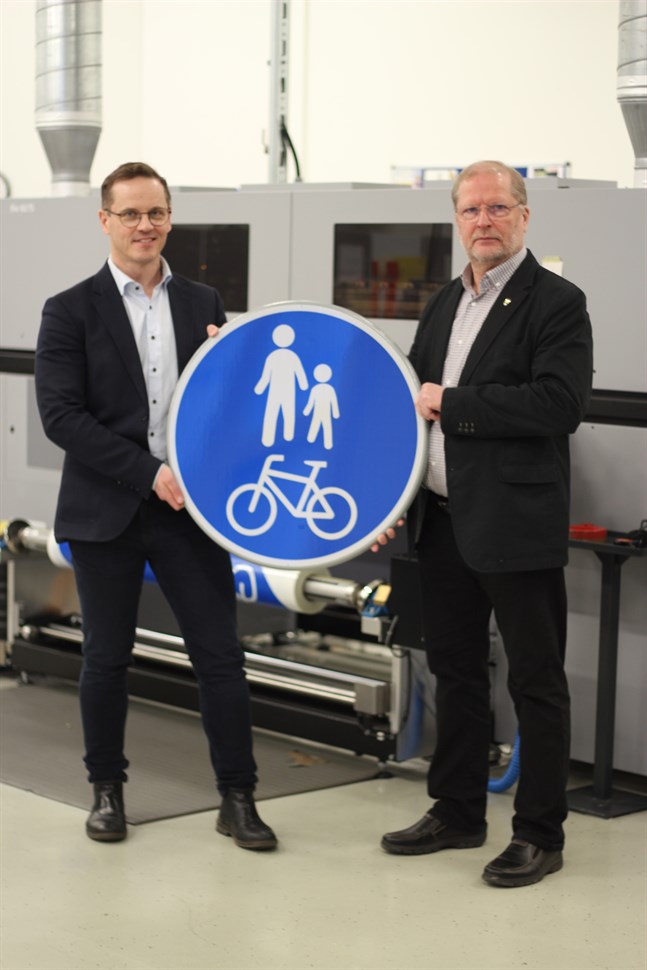 Vesa Rautava är vd medan Juha Mikkola är styrelsens ordförande.