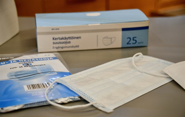 Försörjningsberedskapscentralen beställer in skyddsutrustning utifrån Social- och hälsovårdsministeriets anskaffningsförslag.