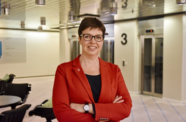 Samhällsforskaren Siv Sandberg tror inte att omorganiseringen på Kommunförbundet innebär en domänförlust för den svenska verksamheten.