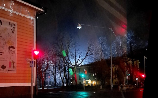 Det har varit mörkt i Vasa centrum de senaste kvällarna. Orsaken är en filminspelning.