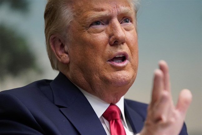 Donald Trump säger för första gången att han kommer att lämna Vita huset om elektorerna den 14 december formellt utser Joe Biden som president.