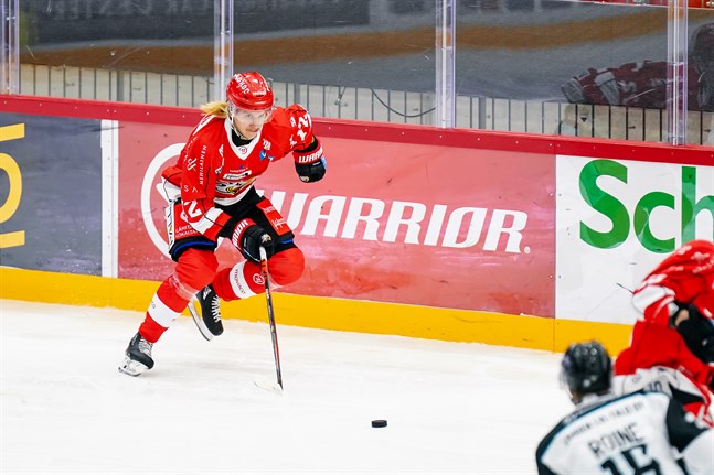 Mika Partanen får chansen att öppna poängkontot i kväll då han placeras i förstakedjan.