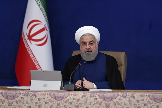 Irans president Hassan Rohani anklagar Israel för att ligga bakom mordet på kärnfysikern Mohsen Fakhrizadeh.