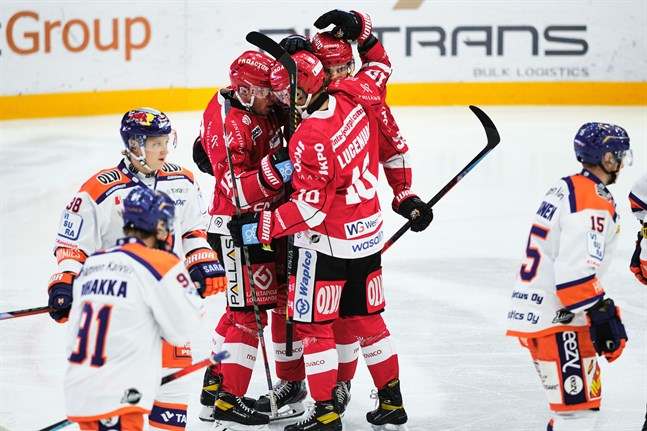 Jesse Paukku, Niclas Lucenius och Simon Suoranta ordnade 1–0 i första perioden.