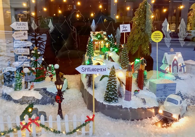Miniatyr-Jeppis finns i Ebbas fönster.