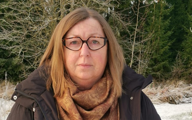 Stina-Britt Gullqvist har varit familjedagvårdsledare, barnträdgårdslärare, föreståndare, ambulerande specialbarnträdgårdslärare och chef för småbarnspedagogiken i Malax.