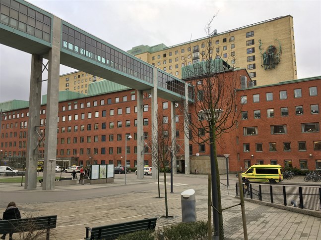 En överläkare vid Sahlgrenska gick till arbetet trots misstänkt smitta. Arkivbild.