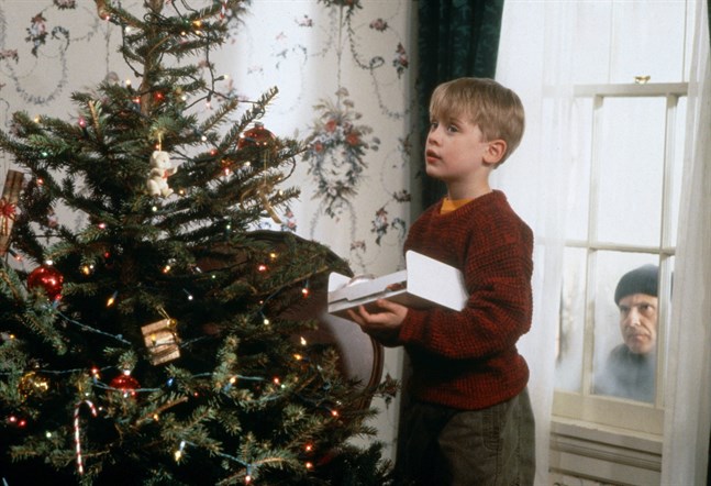 Macaulay Culkin och Joe Pesci i "Ensam hemma". Pressbild.
