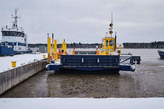 Så här ser reservfärjan ut. Bilden är tagen innan färjan flyttades till Bergö.