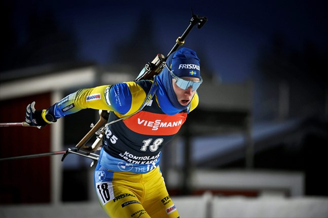 De svenska herrarna kan också. Sebastian Samuelsson vann lördagens jaktstart i världscupen och sänkte på den resan självaste Johannes Thingnes Bø på vallen.