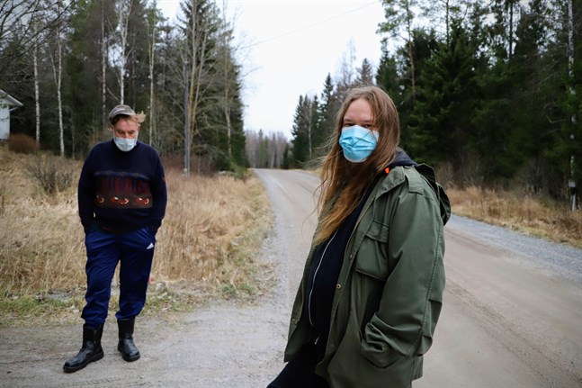 Per-Henry Vesterlund har bott i Ribäcken hela sitt liv. Teemu Koski flyttade hit för tre och ett halvt år sedan. Båda saknar lugnet som fanns före vindparken.