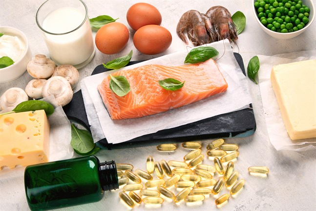 Den nationella rekommendationen för en vuxen är 10 till 20 mikrogram D-vitaminer per dygn. D-vitamin fås bland annat från fet fisk, ägg, mjölkprodukter och kött samt eventuella vitaminpreparat.