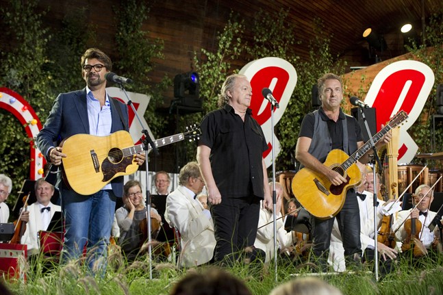 Triad med Niklas Strömstedt, Lasse Lindbom och Janne Bark.