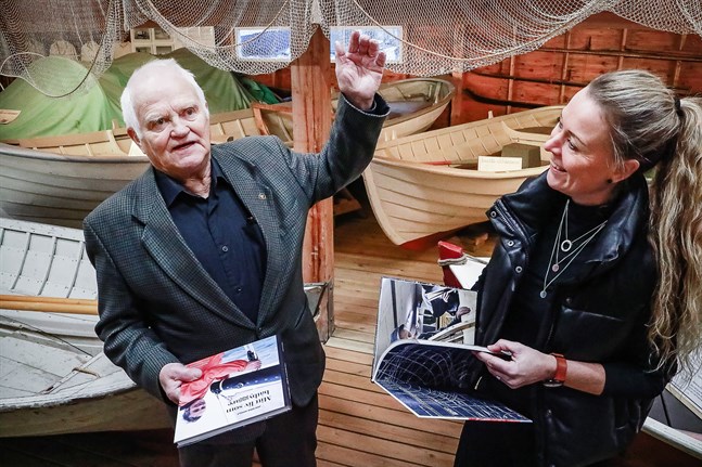 Janne Nyfelt har hur många historier som helst att berätta. Tillsammans med Sonja Finholm blev en del av dem nedtecknade i "Mitt liv som båtbyggare".