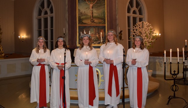 Från vänster Alexandra Nyman, Nicole Snellman, Alvina Passell, Linnéa Nyman och Wanja Pettersson.