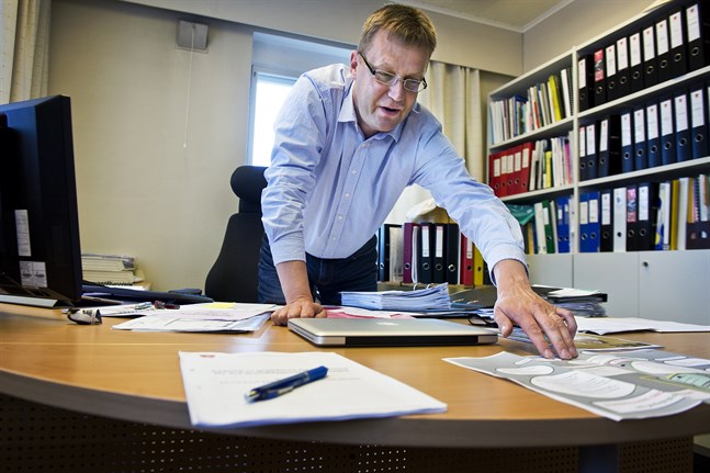 Pedersöres utbildningsdirektör Rolf Sundqvist såg ingen orsak att informera Jakobstadsregionens gemensamma gymnasienämnd om kommunens profileringsplaner.