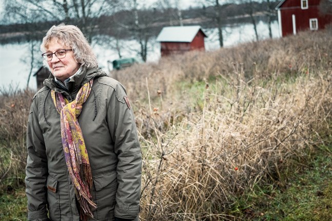 Eivor Duvnäs, ordförande för föreningen Rekijärvis förskönande, vill driva regleringsplanerna framåt i en tillståndsprocess.