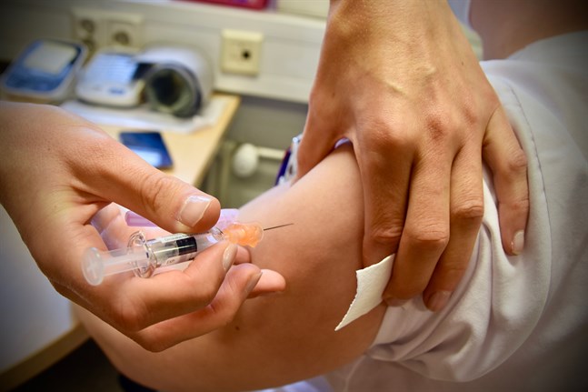 De första vaccinationerna mot coronaviruset börjar på söndag.
