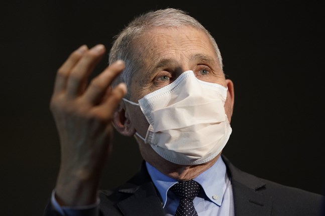 USA:s ledande smittskyddsexpert Anthony Fauci är orolig för att coronafallen ska öka kraftigt i USA efter julhelgen. Arkivbild från den 22 december.