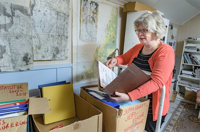 Birthe Wistbacka har samlat på sig en ansenlig mängd statistik, fakta och kunskap under sina år som verksamhetsledare för fiskeriområdet.