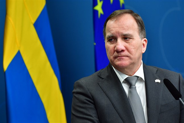 Statsminister Stefan Löfven (S) uppmanade folk att undvika trängsel. Den 20 december besökte han Gallerian i Stockholm.